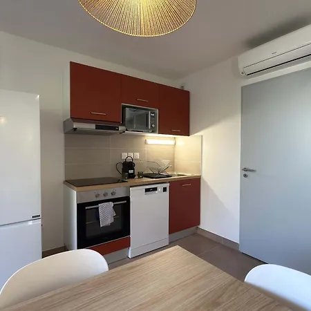 T2 With Terrace & Pool 300m From The Διαμέρισμα Sérignan