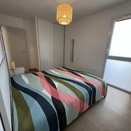 Apartamento T2 With Terrace & Pool 300m From The *