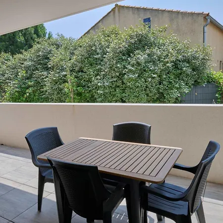 Apartamento T2 With Terrace & Pool 300m From The *